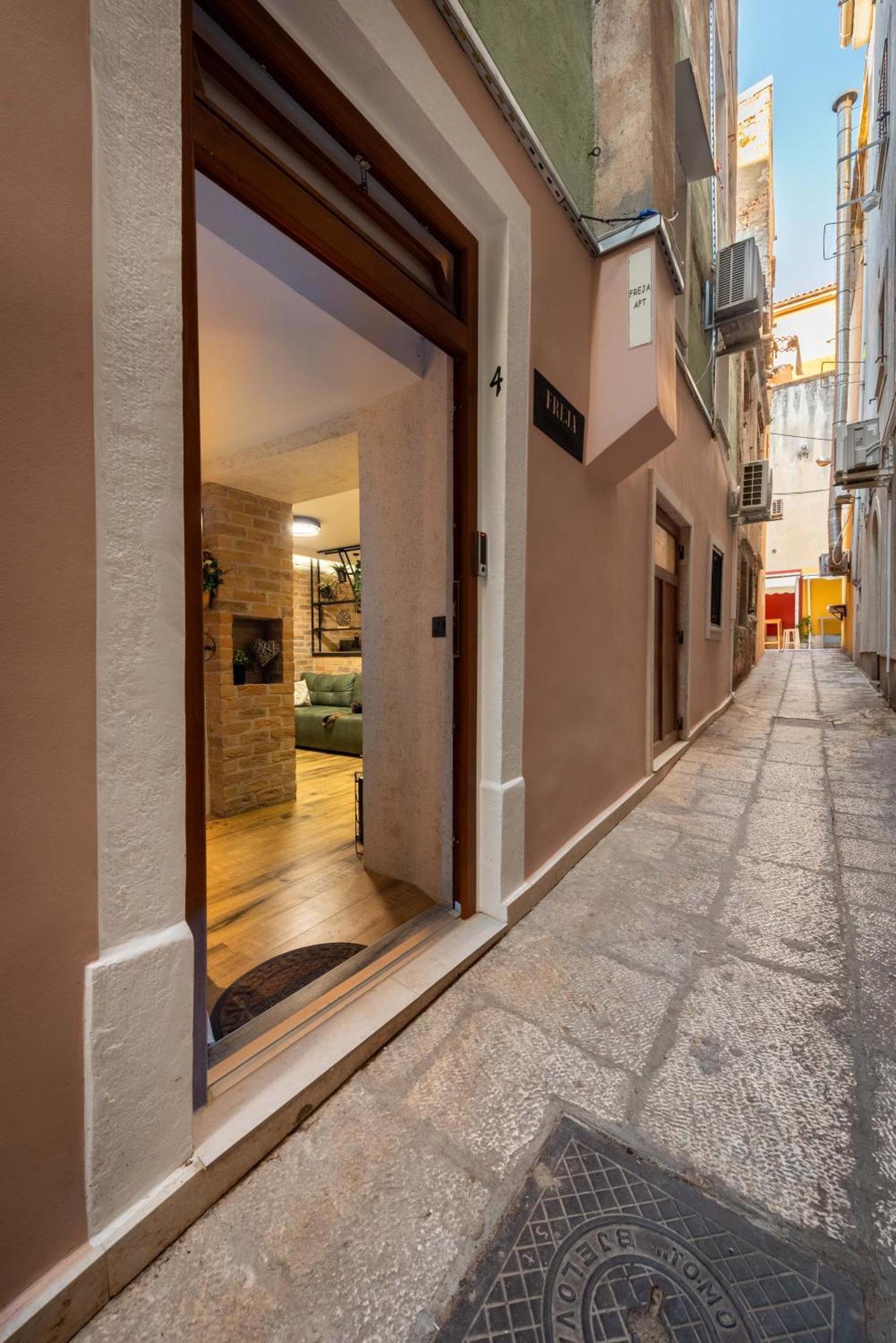 Freja- Luxury Studio Apartment Old Town Zadar Center Exteriör bild